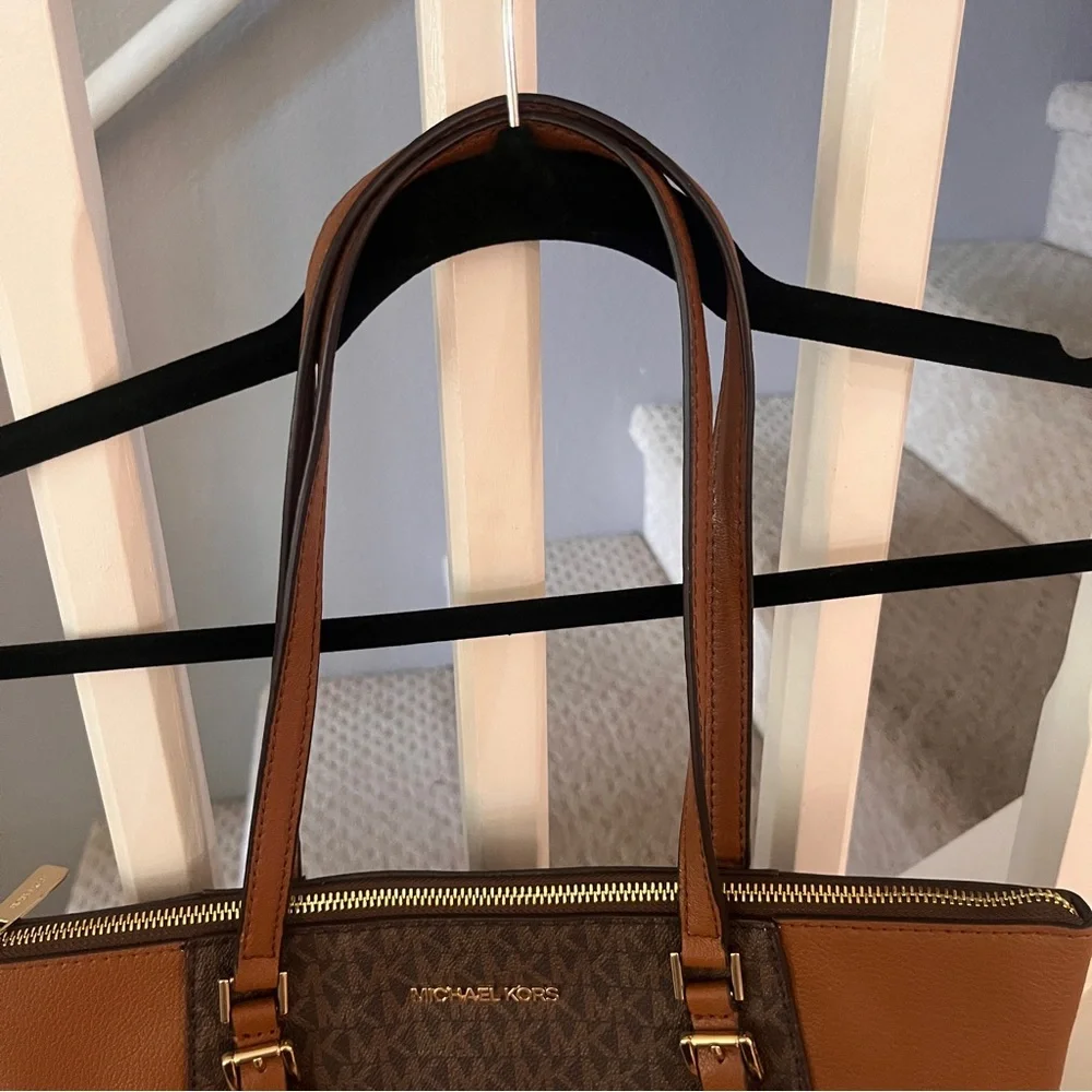 MICHAEL KORS CHARLOTTE LARGE TOP ZIP TOTE SHOULDER BAG MK BROWN - Picture 5 of 9